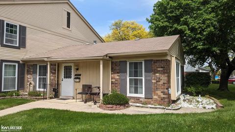34273 Garfield Cir, Fraser, MI 48026