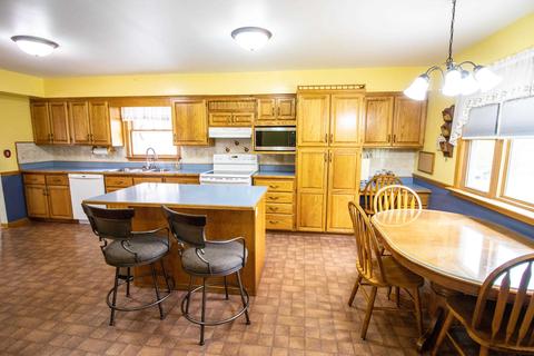 1095 E Wilson Rd, Clio, MI 48420 photo 3