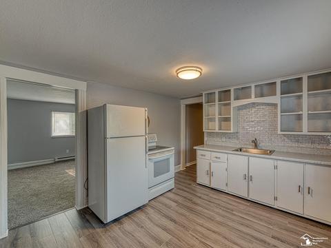 654 Washington, Temperance, MI 48182 photo 4