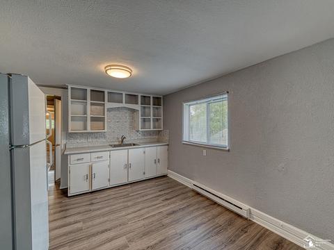 654 Washington, Temperance, MI 48182 photo 3