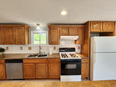 3900 N Grant, Harrison, MI 48625 photo 11