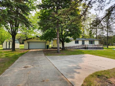 3900 N Grant, Harrison, MI 48625 photo 2