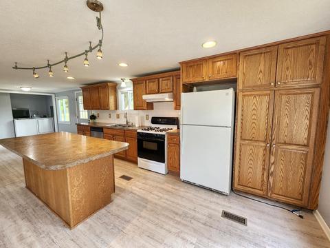 3900 N Grant, Harrison, MI 48625 photo 6