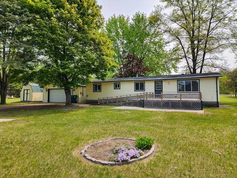 3900 N Grant, Harrison, MI 48625 photo 28