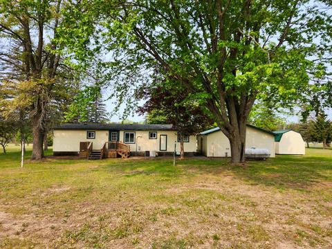 3900 N Grant, Harrison, MI 48625 photo 38