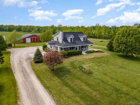 3969 N Ehlers Rd, Midland, MI 48642