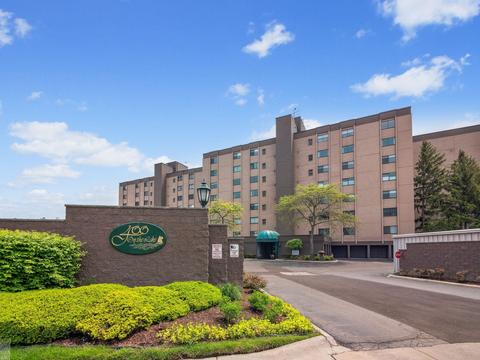 34432 Jefferson # 1, Harrison Township, MI 48045