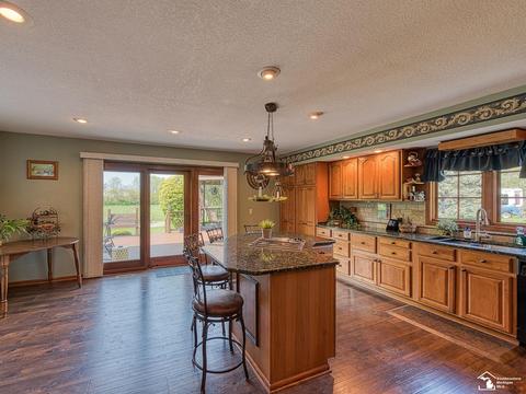 2144 E Hurd, Monroe, MI 48162 photo 12