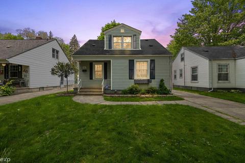46 Huron Ave, Mount Clemens, MI 48043