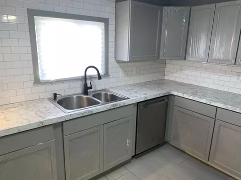 8071 Timken, Warren, MI 48089 photo 19