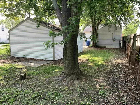 8071 Timken, Warren, MI 48089 photo 11