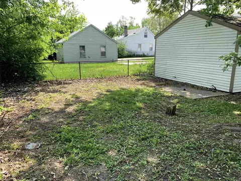 8071 Timken, Warren, MI 48089 photo 9