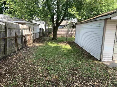 8071 Timken, Warren, MI 48089 photo 7