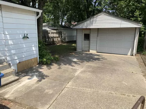 8071 Timken, Warren, MI 48089 photo 4