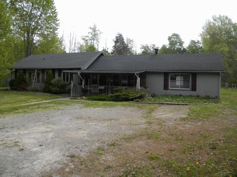 3612 Kaiser Rd, Pinconning, MI 48650