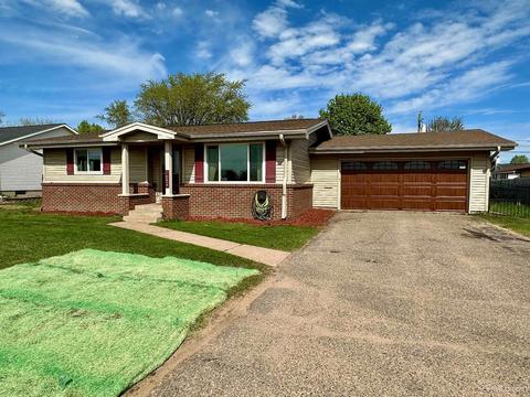 950 Hungerford Ave, Negaunee, MI 49866