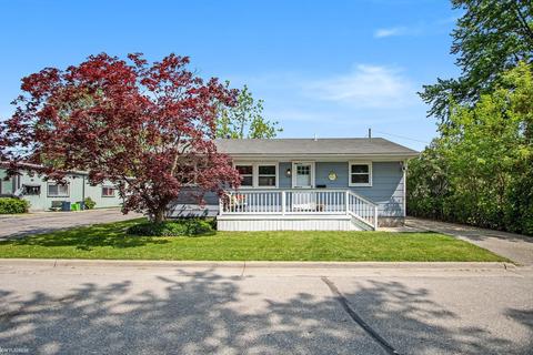 528 Carroll St, Marine City, MI 48039
