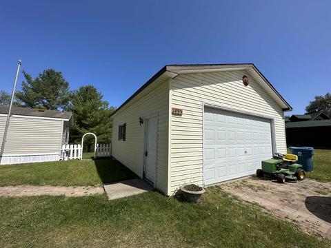 1455 Eldon Ct, Gladwin, MI 48624 photo 7