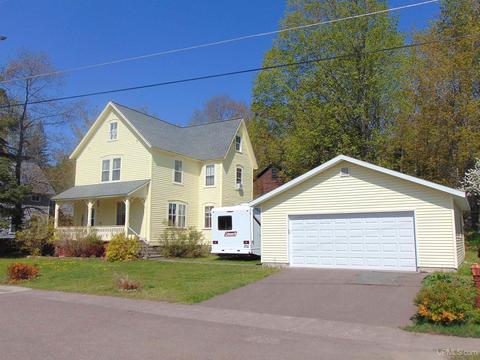 51597 Tamarack St, Hubbell, MI 49934