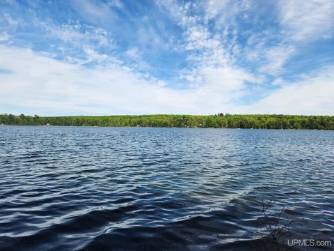 18 University Road, Iron River, MI 49935