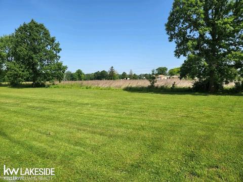 61279 Ray Ctr, Ray Twp, MI 48096