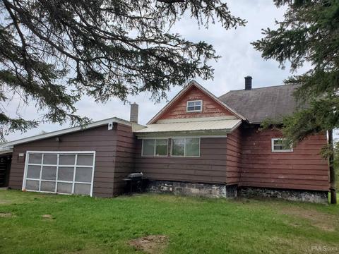 26795 Mine St, Calumet, MI 49913