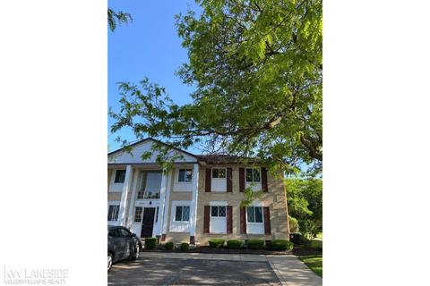 29288 Gloede, Warren, MI 48088