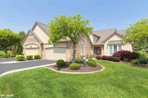 2161 Willow Cir #32, Shelby Township, MI 48316