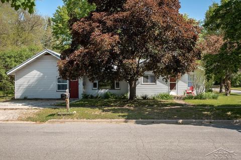 2908 Riggie, Midland, MI 48640