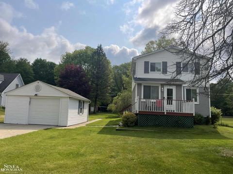 2116 Washington, Algonac, MI 48001 photo 3