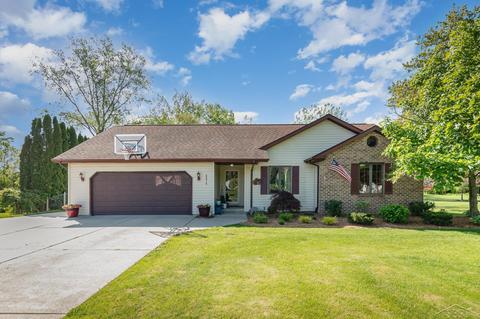 8876 Delwood Dr, Freeland, MI 48623
