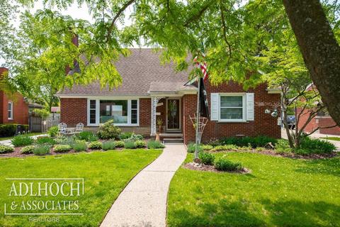 21456 Brierstone, Harper Woods, MI 48225