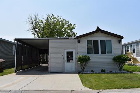 15334 Parquet, Clinton Township, MI 48038