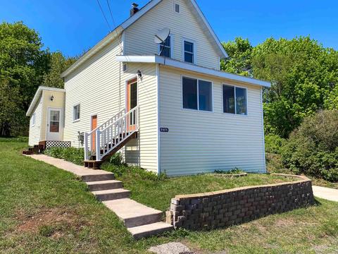 51675 Maple St, Hubbell, MI 49934