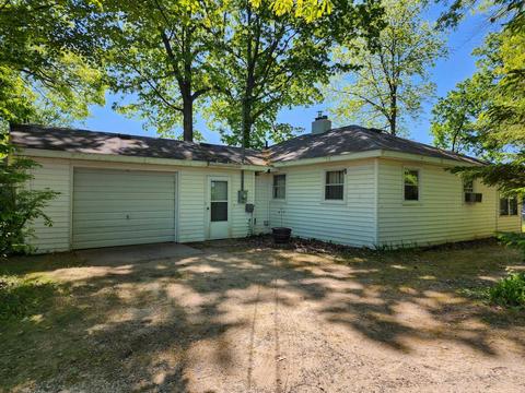 821 N Crooked Lk, Lake, MI 48632