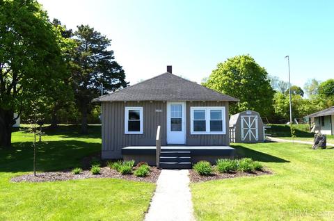 21915 E Grand Marais, Grand Marais, MI 49884