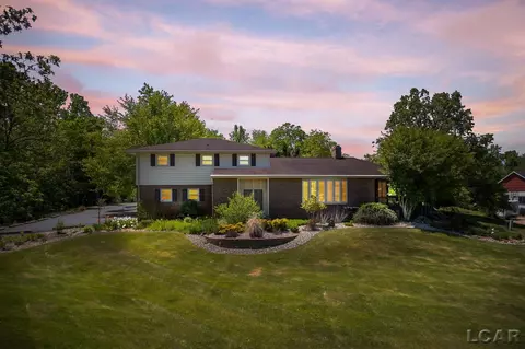 2496 Cedarwood, Adrian, MI 49221