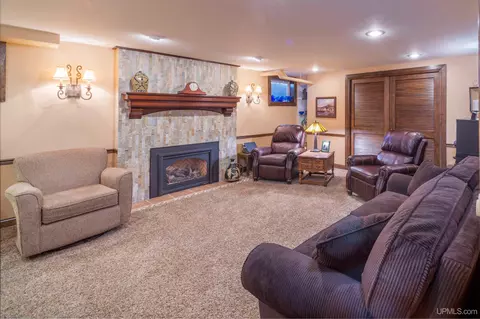 832 N Main, Ishpeming, MI 49849 photo 35