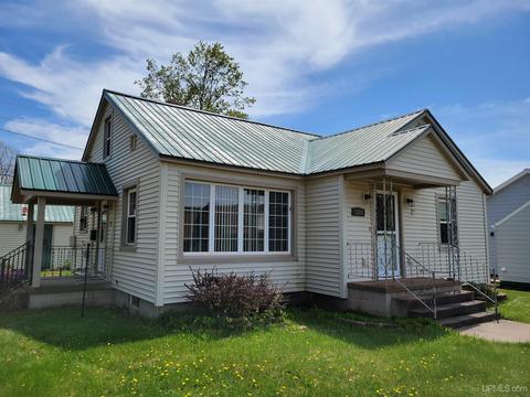 1124 Keewaydin, Negaunee, MI 49866