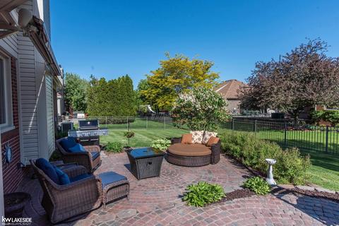 20063 Balmoral Dr, Macomb, MI 48044 photo 8