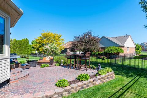 20063 Balmoral Dr, Macomb, MI 48044 photo 4