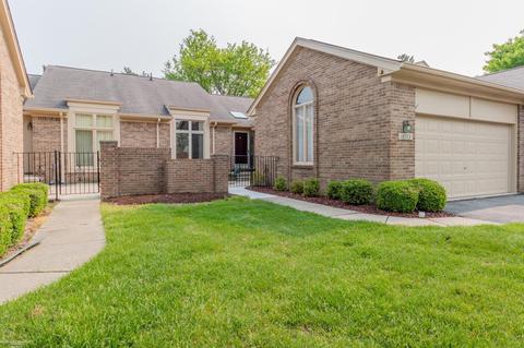 16572 Congress Dr #2, Clinton Township, MI 48038