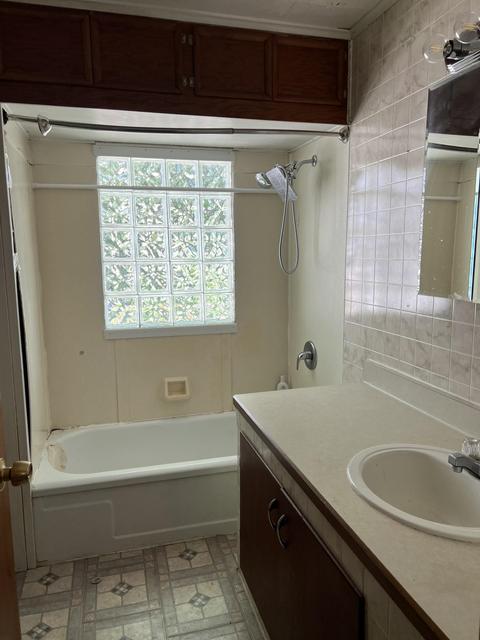 629 Cour St, Clare, MI 48617 photo 5