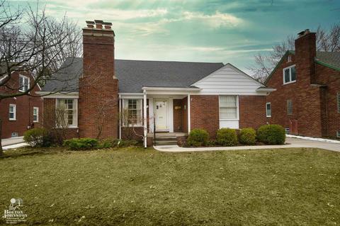 477 Bournemouth Cir, Grosse Pointe Farms, MI 48236