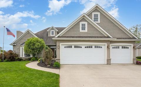 3162 Stonybrook Pl, Bay City, MI 48706