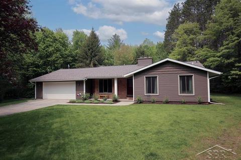 2825 N Eastman Rd, Midland, MI 48642
