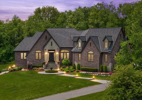 69753 Crimson Ct, Bruce Township, MI 48065