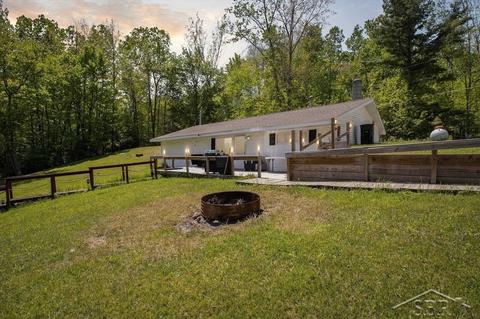 2445 Andys Ln, Beaverton, MI 48612