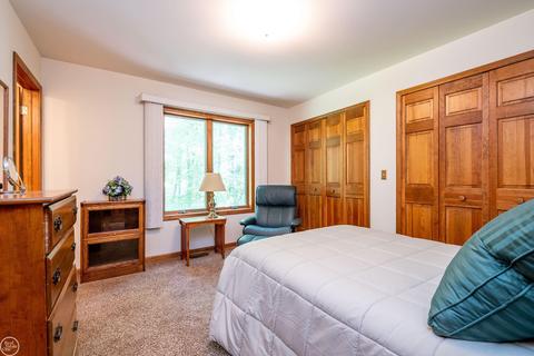 448 Mack, Leonard, MI 48367 photo 39