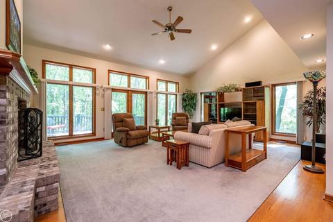448 Mack, Leonard, MI 48367 photo 8